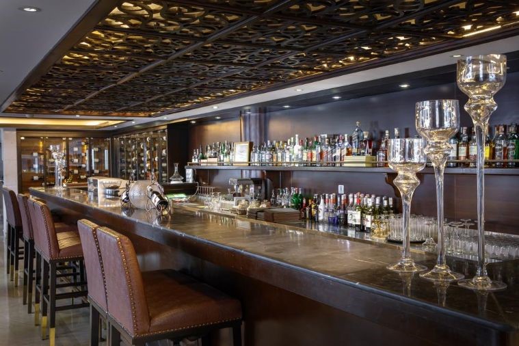 Khách sạn Paradise Suites Hạ Long